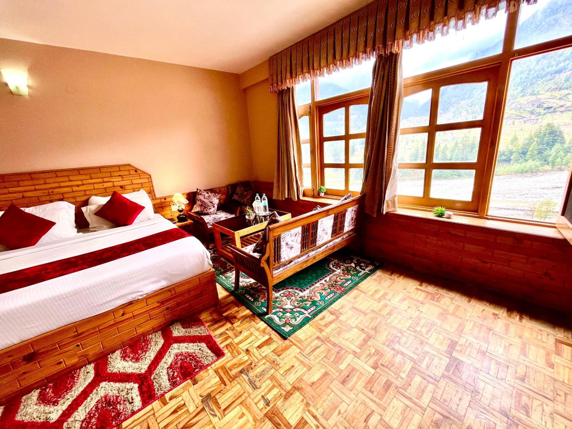 Hotel Hollywood Manali - Scenic River & Mountain View With Premium Rooms Zewnętrze zdjęcie