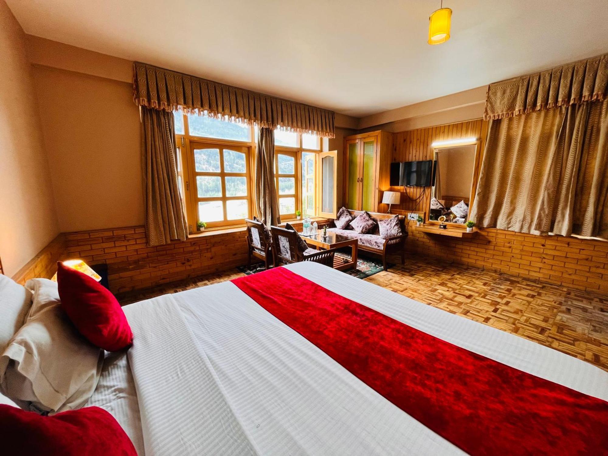 Hotel Hollywood Manali - Scenic River & Mountain View With Premium Rooms Zewnętrze zdjęcie