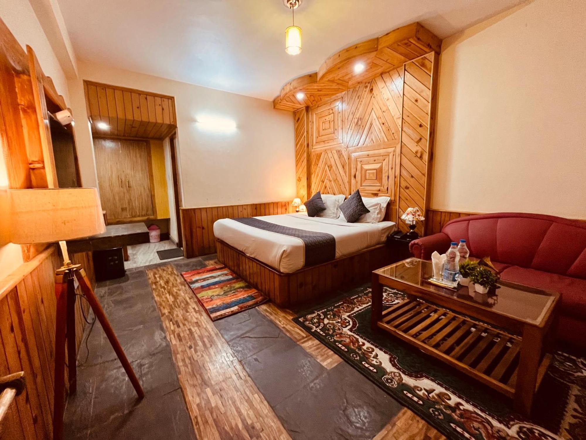 Hotel Hollywood Manali - Scenic River & Mountain View With Premium Rooms Zewnętrze zdjęcie