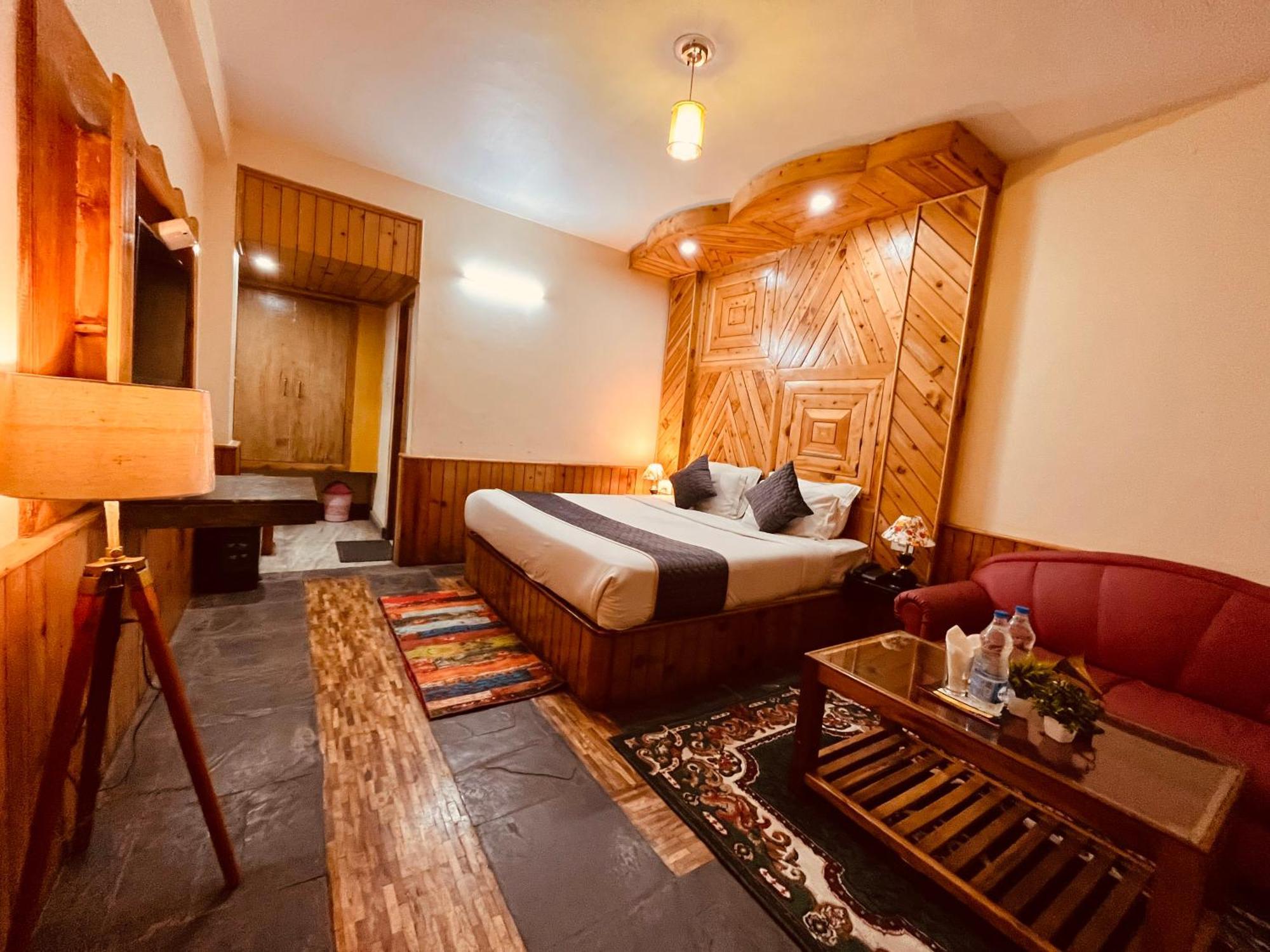 Hotel Hollywood Manali - Scenic River & Mountain View With Premium Rooms Zewnętrze zdjęcie